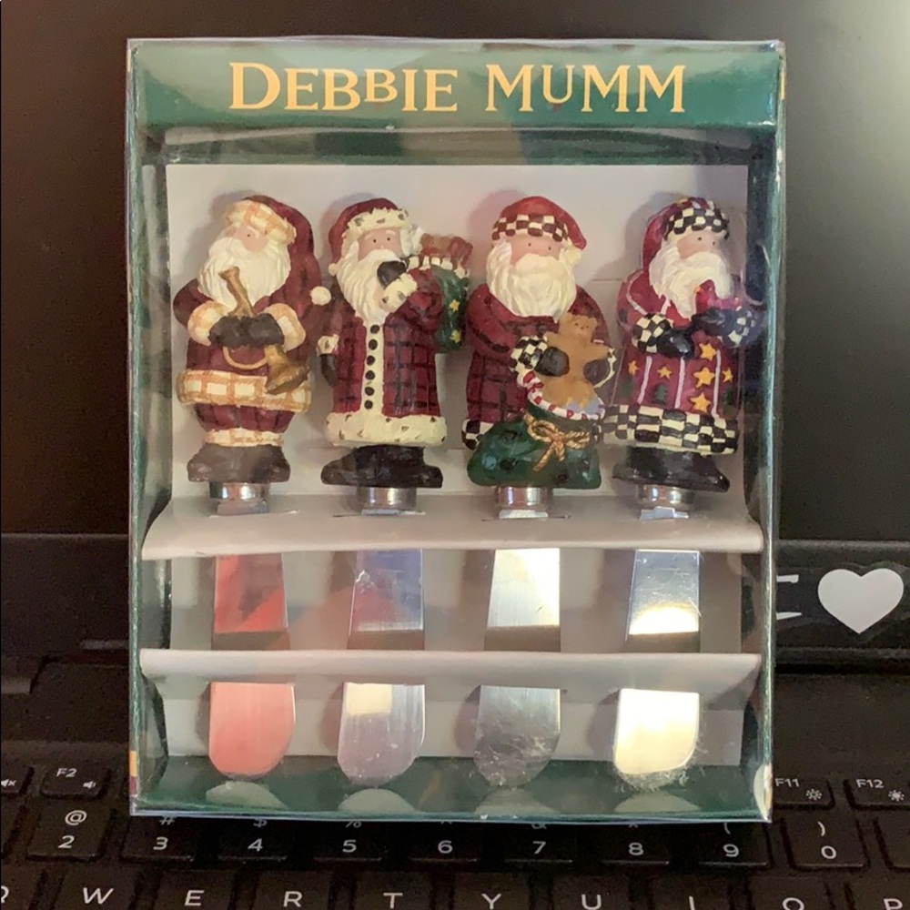 Debbie Mumm Santa cheese spreaders